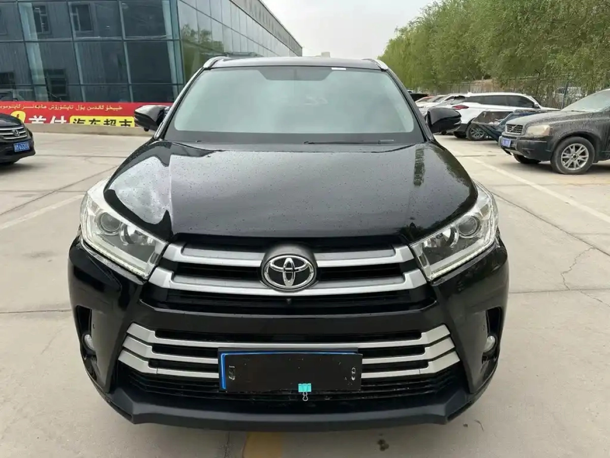 TOYOTA HIGHLANDER