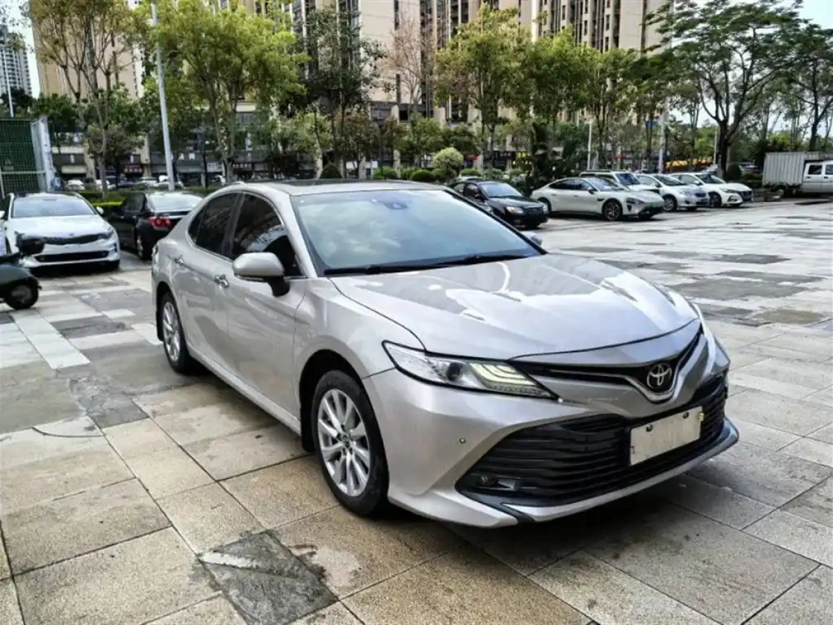 TOYOTA CAMRY