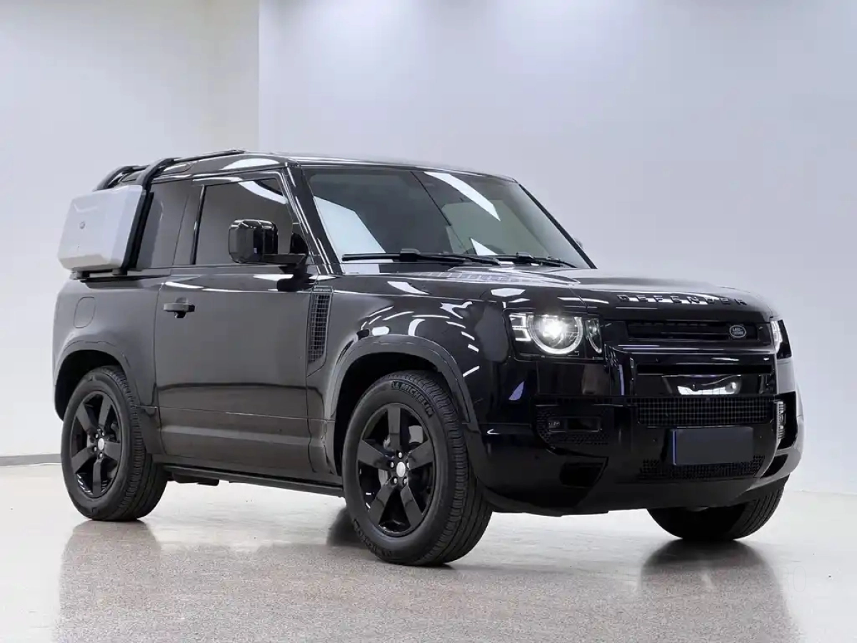 LAND ROVER DEFENDER