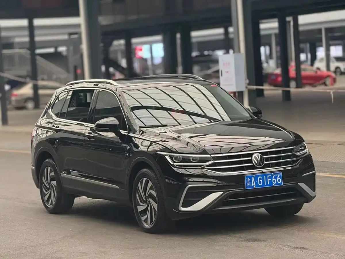 VOLKSWAGEN TIGUAN L