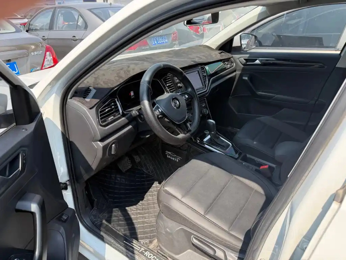 VOLKSWAGEN T-ROC TANGE