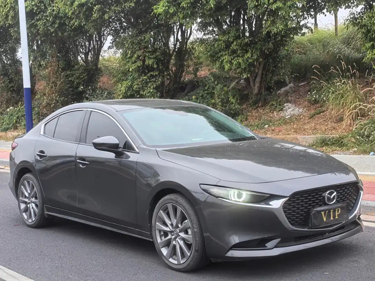 MAZDA 3 AXELA