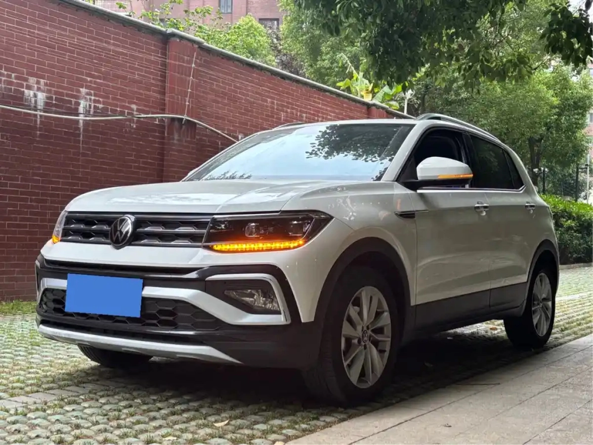 VOLKSWAGEN T-CROSS