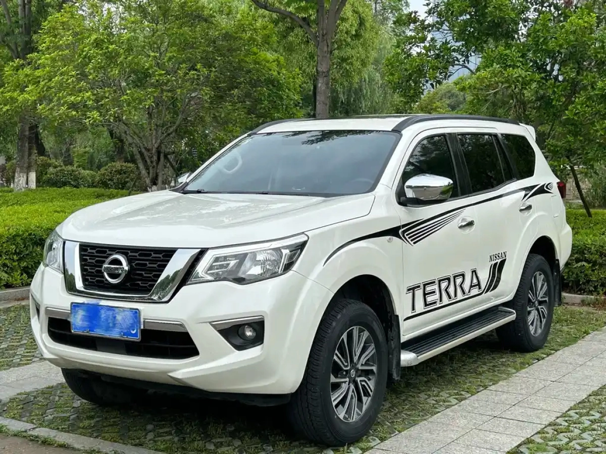 NISSAN TERRA