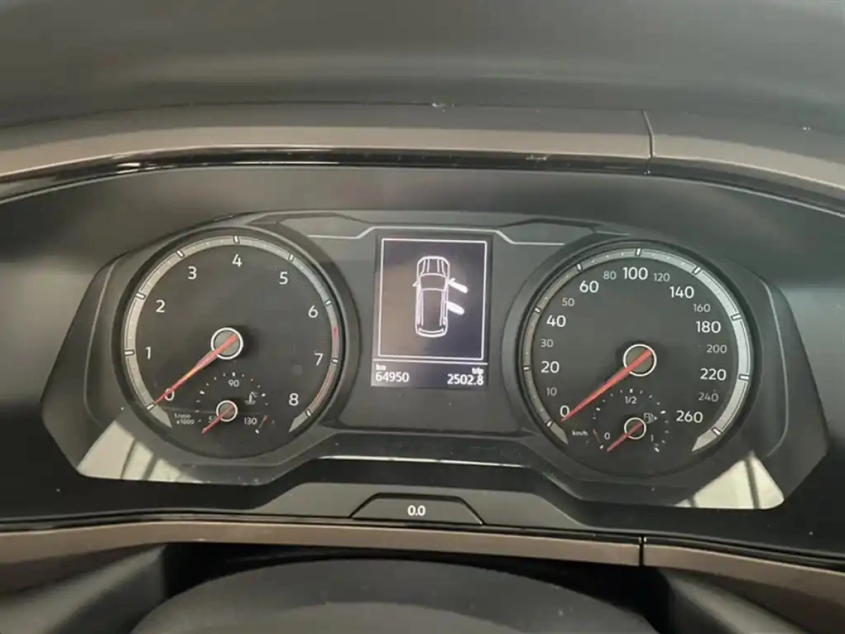 VOLKSWAGEN THARU