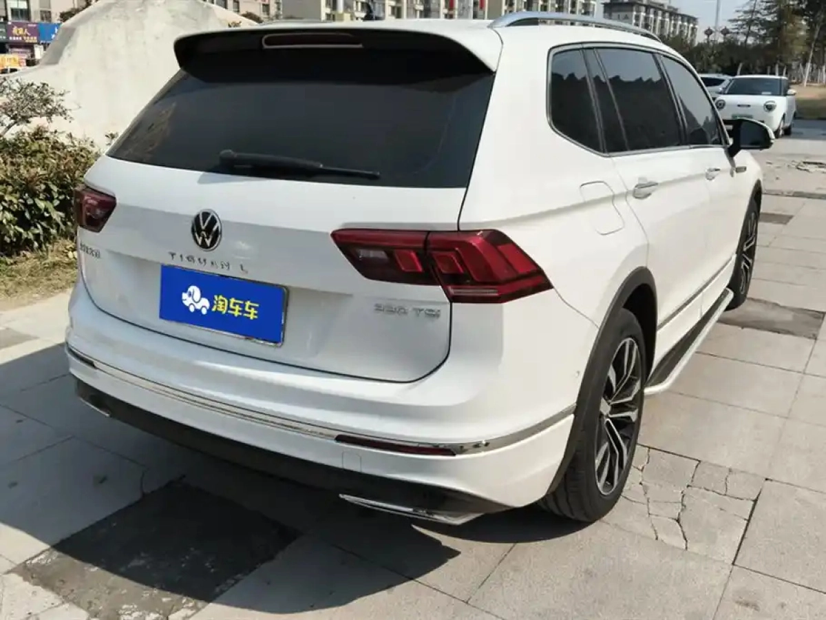 VOLKSWAGEN TIGUAN L