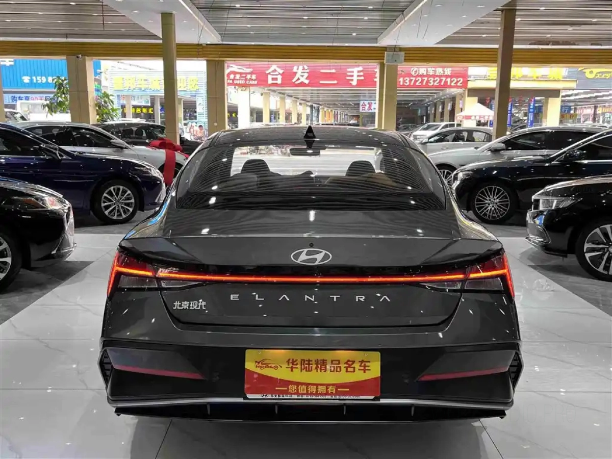 HYUNDAI ELANTRA