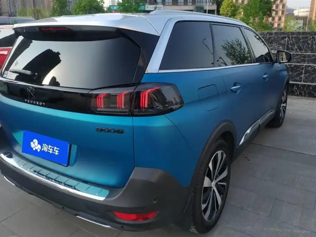 PEUGEOT 5008