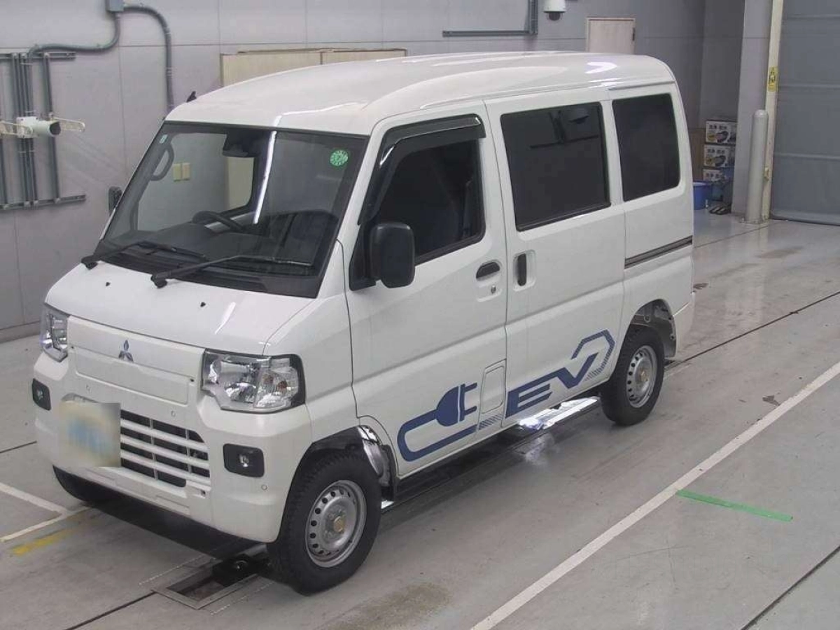 MITSUBISHI MINICAB EV U69V 2024