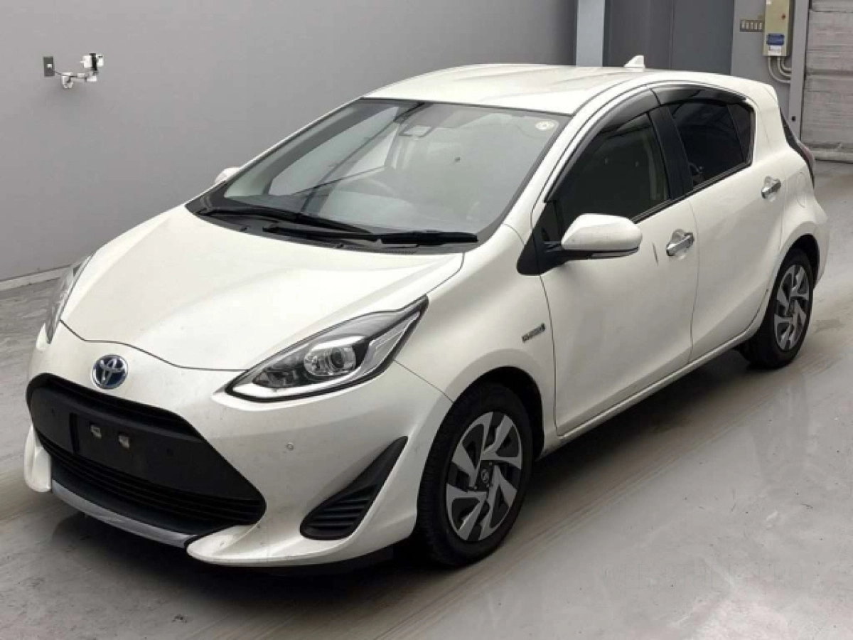 TOYOTA AQUA NHP10 2020