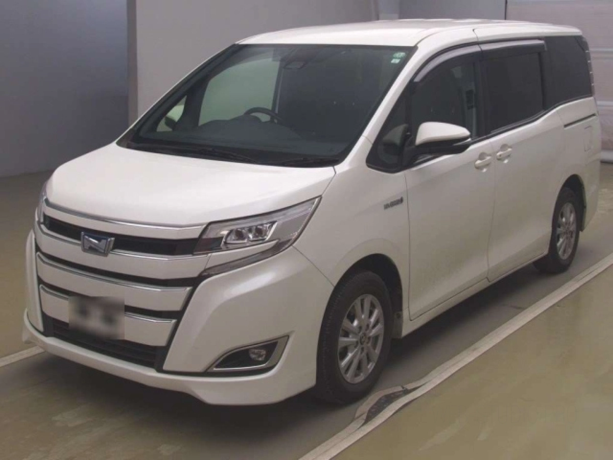 TOYOTA NOAH ZWR80G 2019