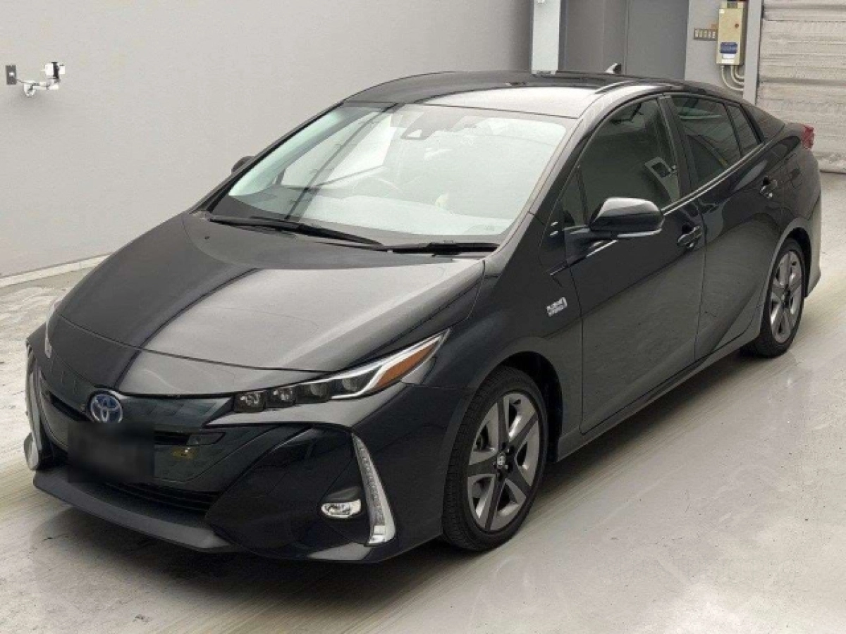 TOYOTA PRIUS PHV ZVW52 2021