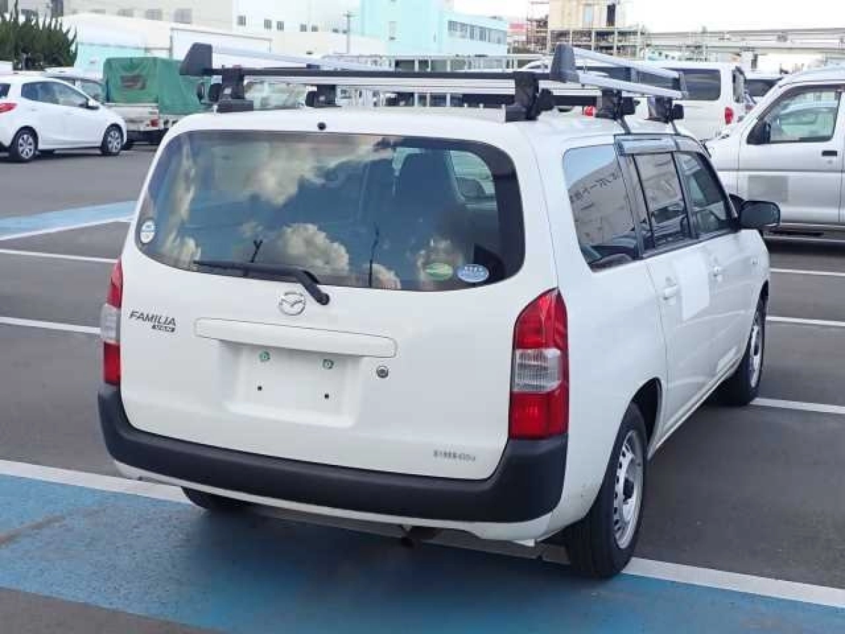 MAZDA FAMILIA VAN