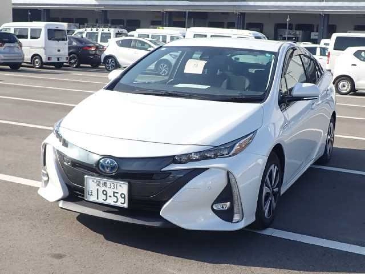 TOYOTA PRIUS PHV ZVW52 2020