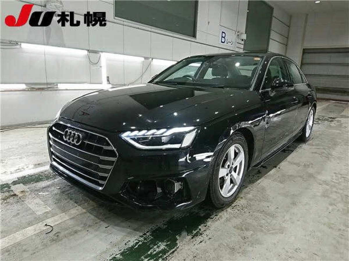 AUDI A4 8WDEM 2021