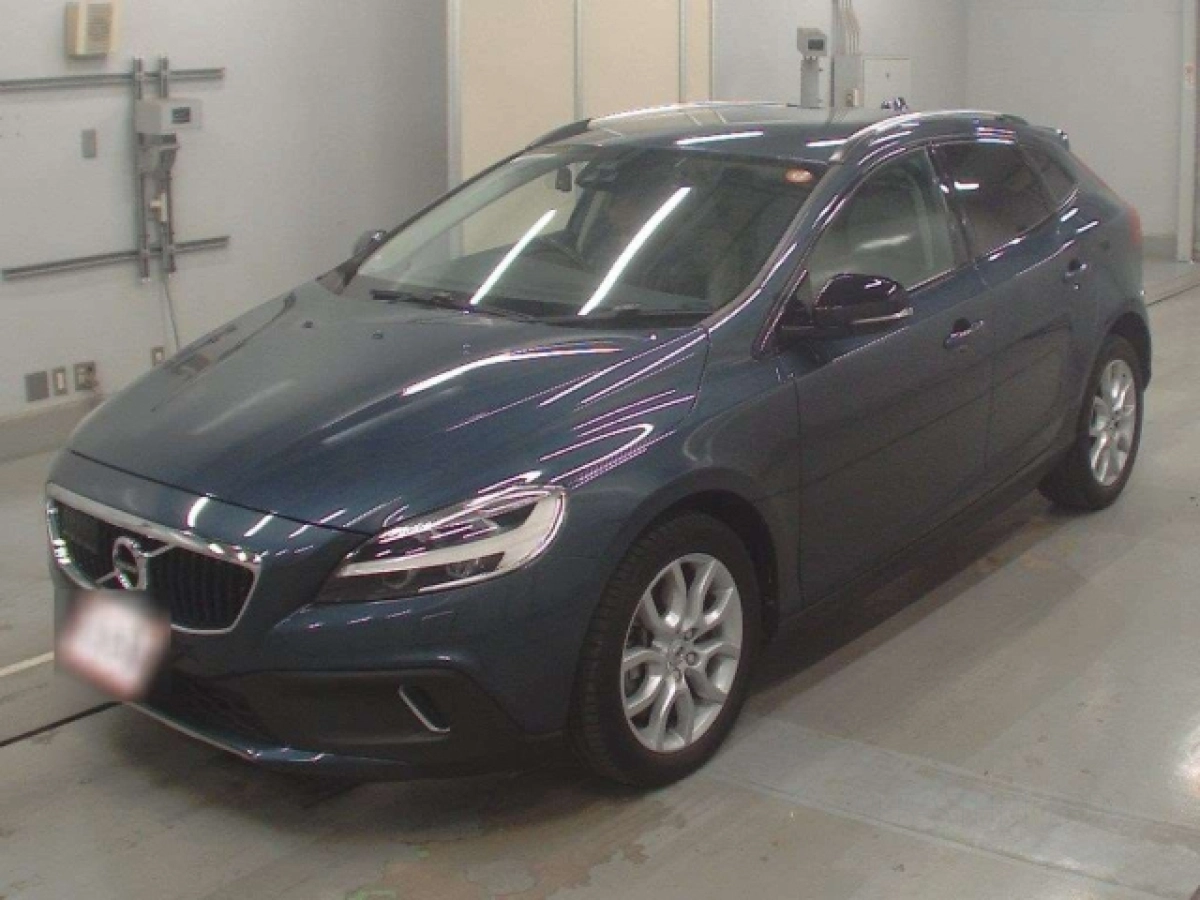 VOLVO V40 MD4204T 2019