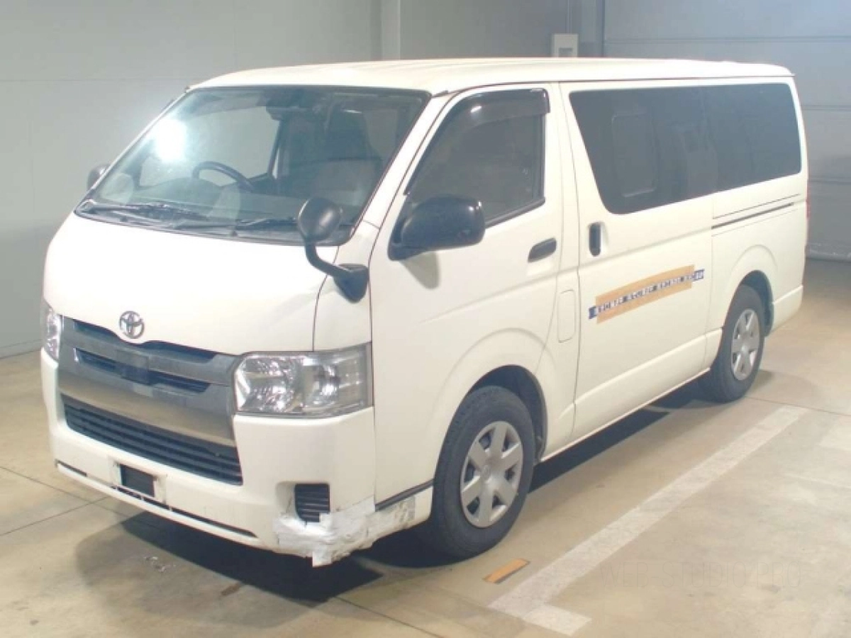 TOYOTA HIACE VAN TRH200V 2019