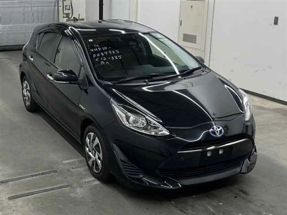 TOYOTA AQUA NHP10 2019