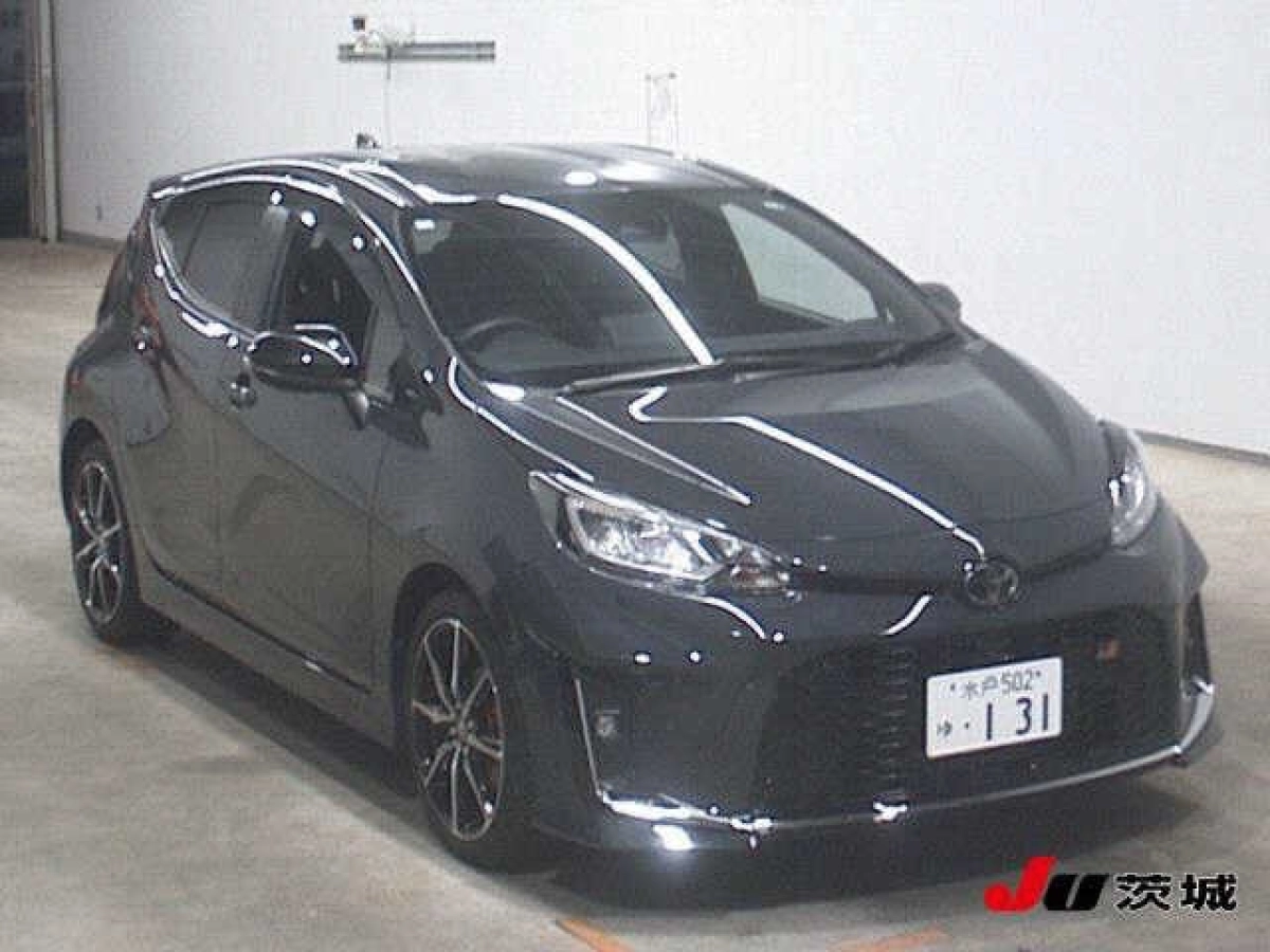 TOYOTA AQUA MXPK11 2024