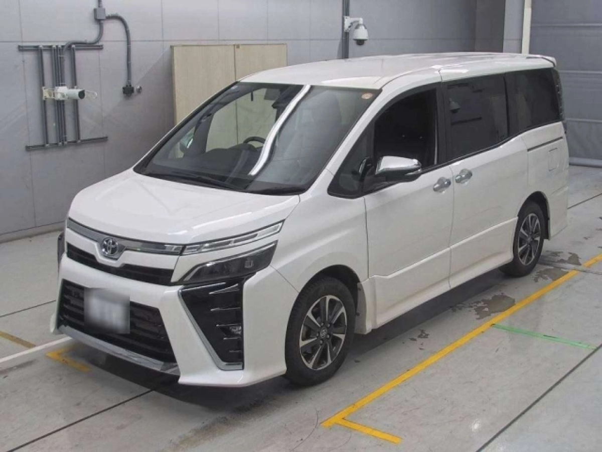 TOYOTA VOXY ZRR80W 2020