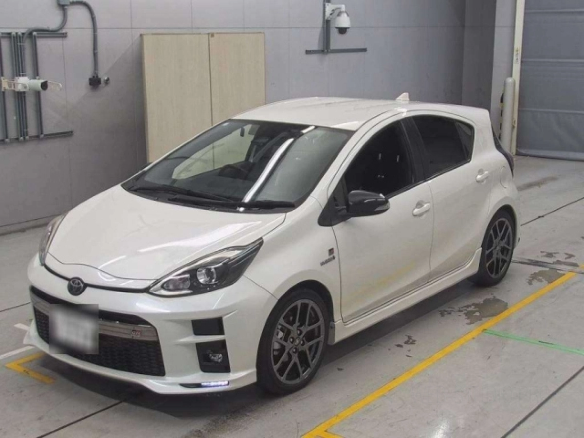 TOYOTA AQUA NHP10 2019