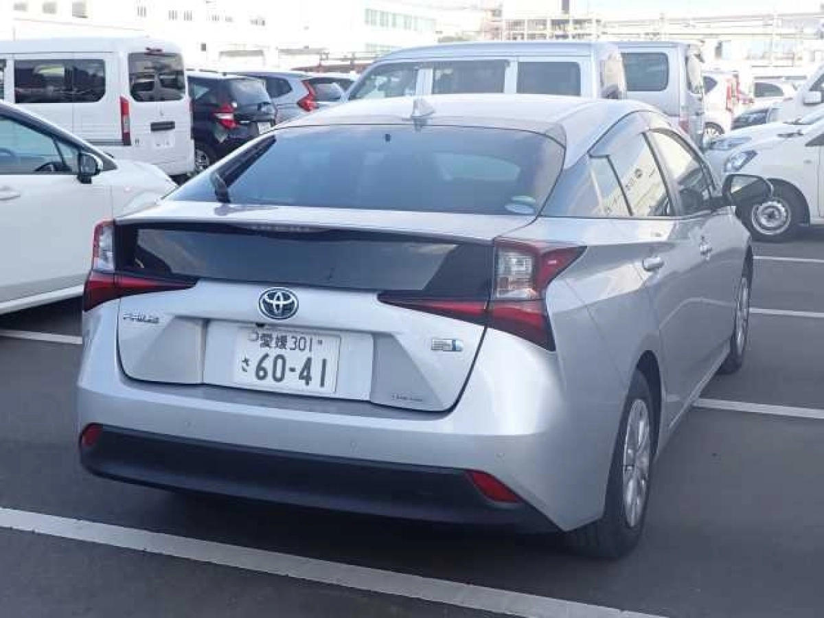 TOYOTA PRIUS