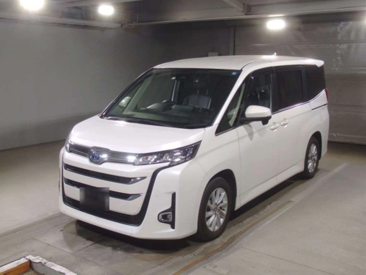 TOYOTA NOAH ZWR90W 2022