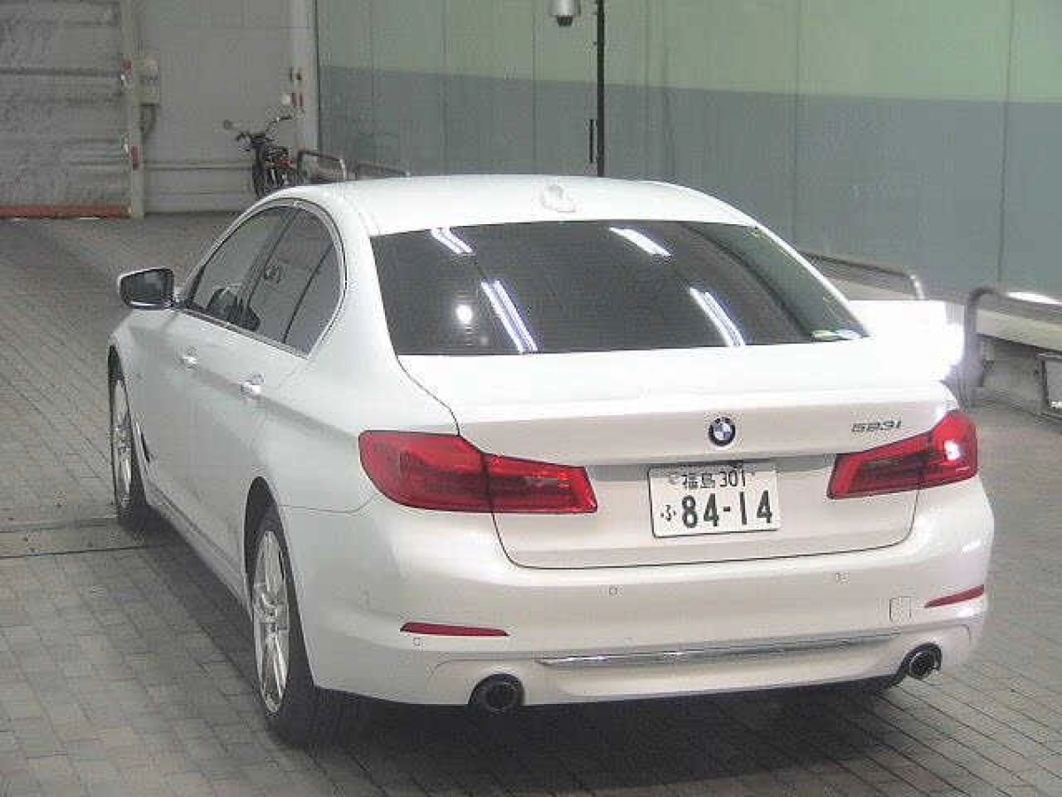 BMW 5 SERIES