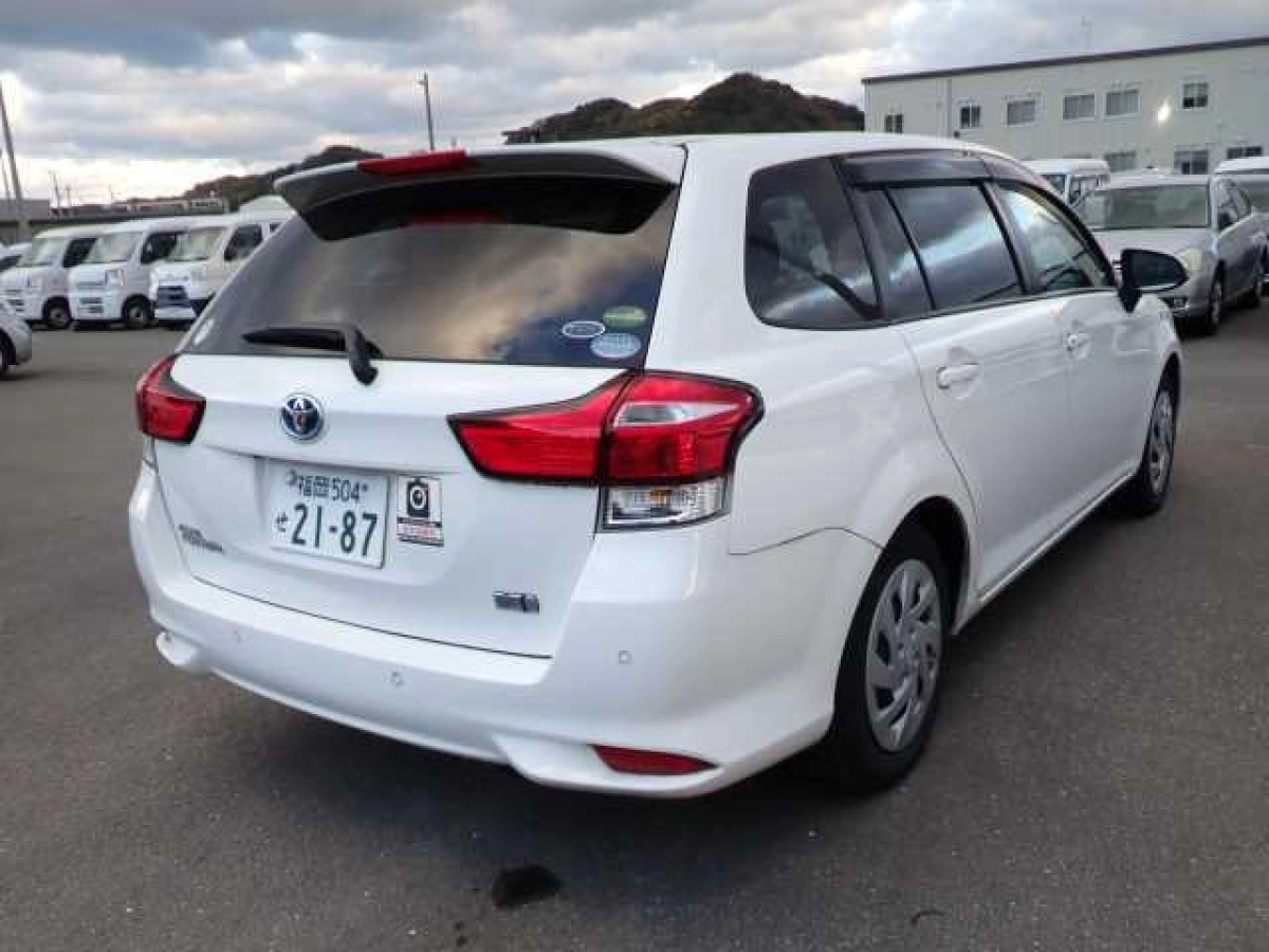 TOYOTA COROLLA FIELDER