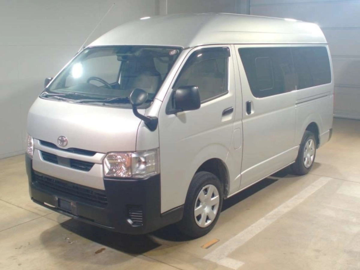 TOYOTA HIACE VAN TRH200K 2021