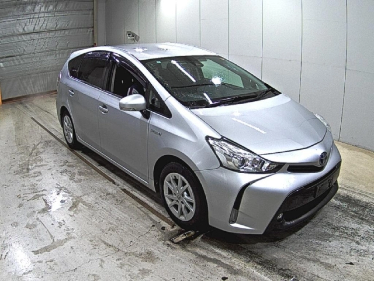 TOYOTA PRIUS ALPHA ZVW41W 2020
