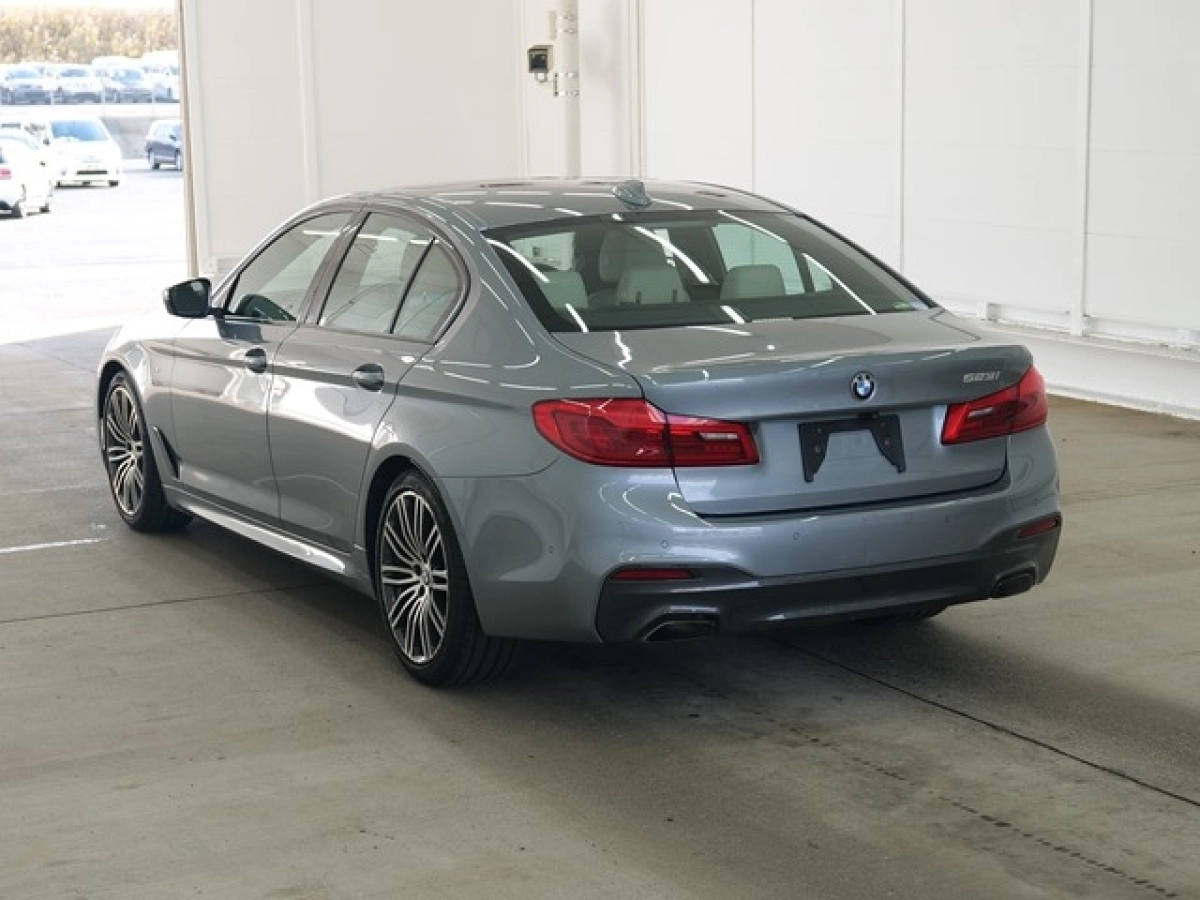 BMW 5 SERIES