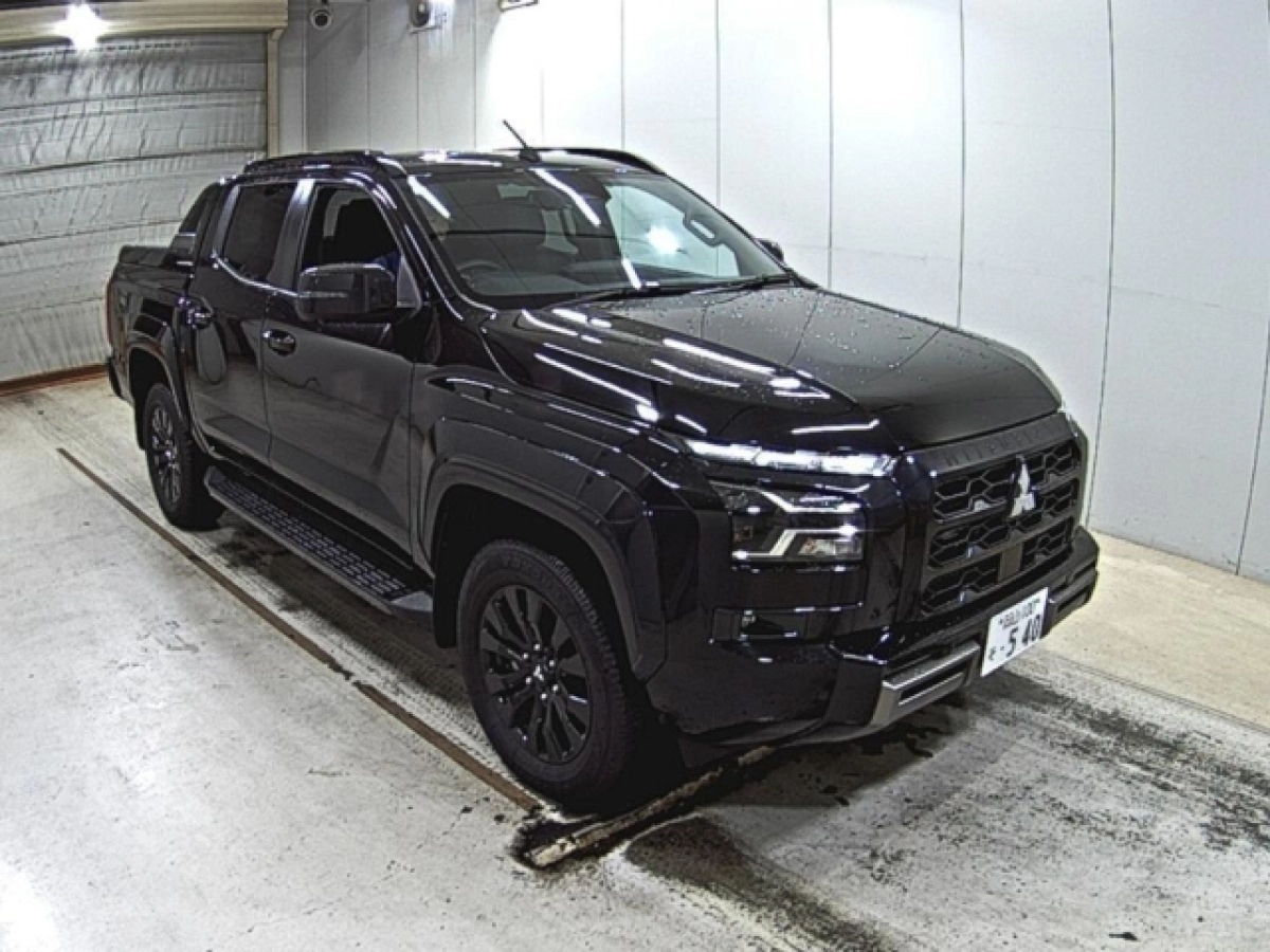 MITSUBISHI TRITON LC2T 2024