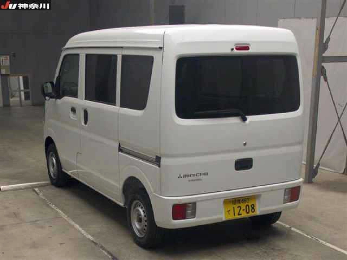MITSUBISHI MINICAB VAN
