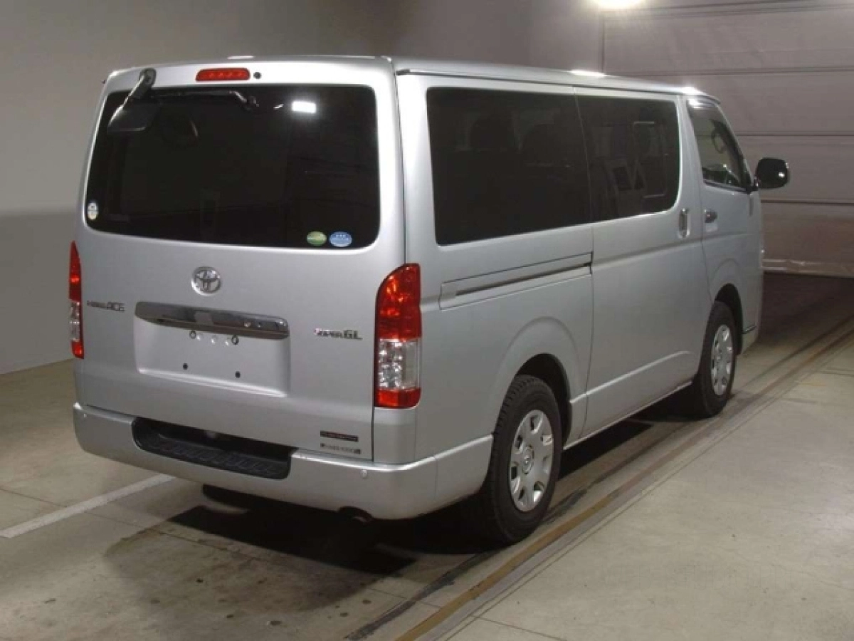 TOYOTA REGIUS ACE VAN