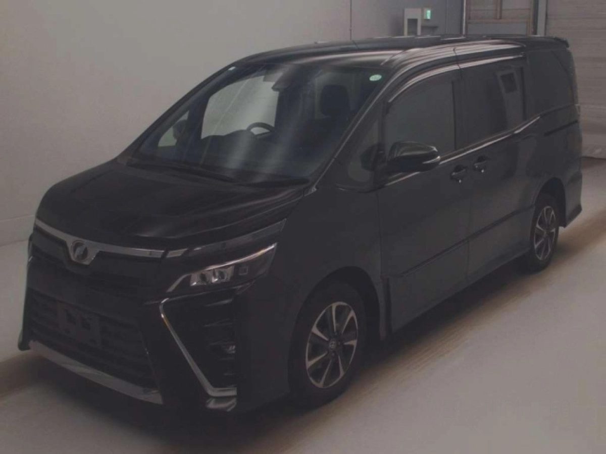 TOYOTA VOXY ZRR85W 2019