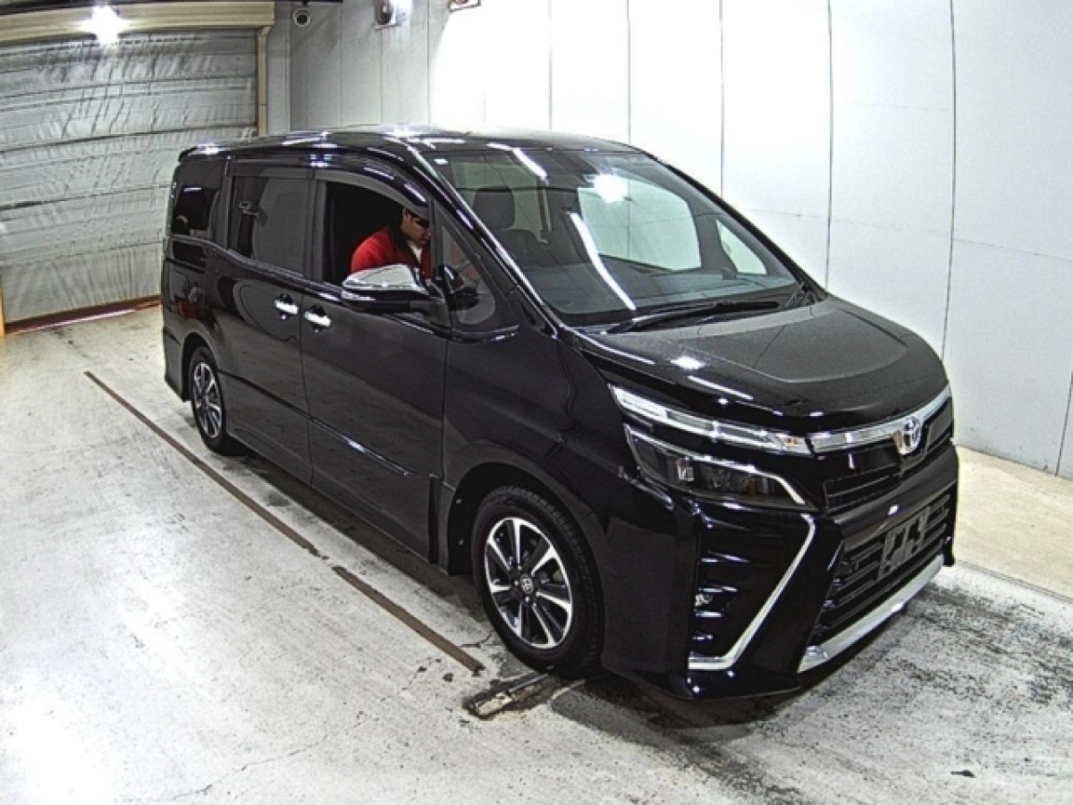 TOYOTA VOXY ZRR80W 2020