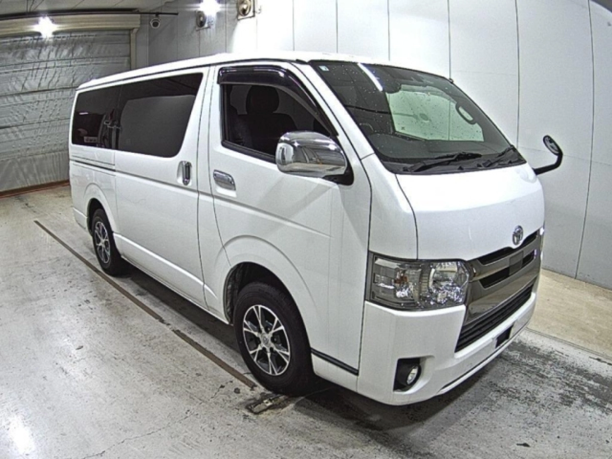 TOYOTA REGIUS ACE VAN