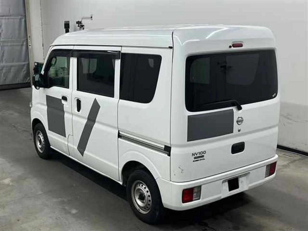 NISSAN CLIPPER VAN