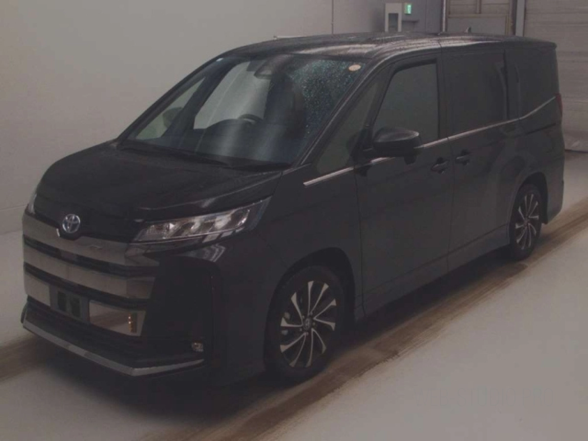 TOYOTA NOAH ZWR90W 2025