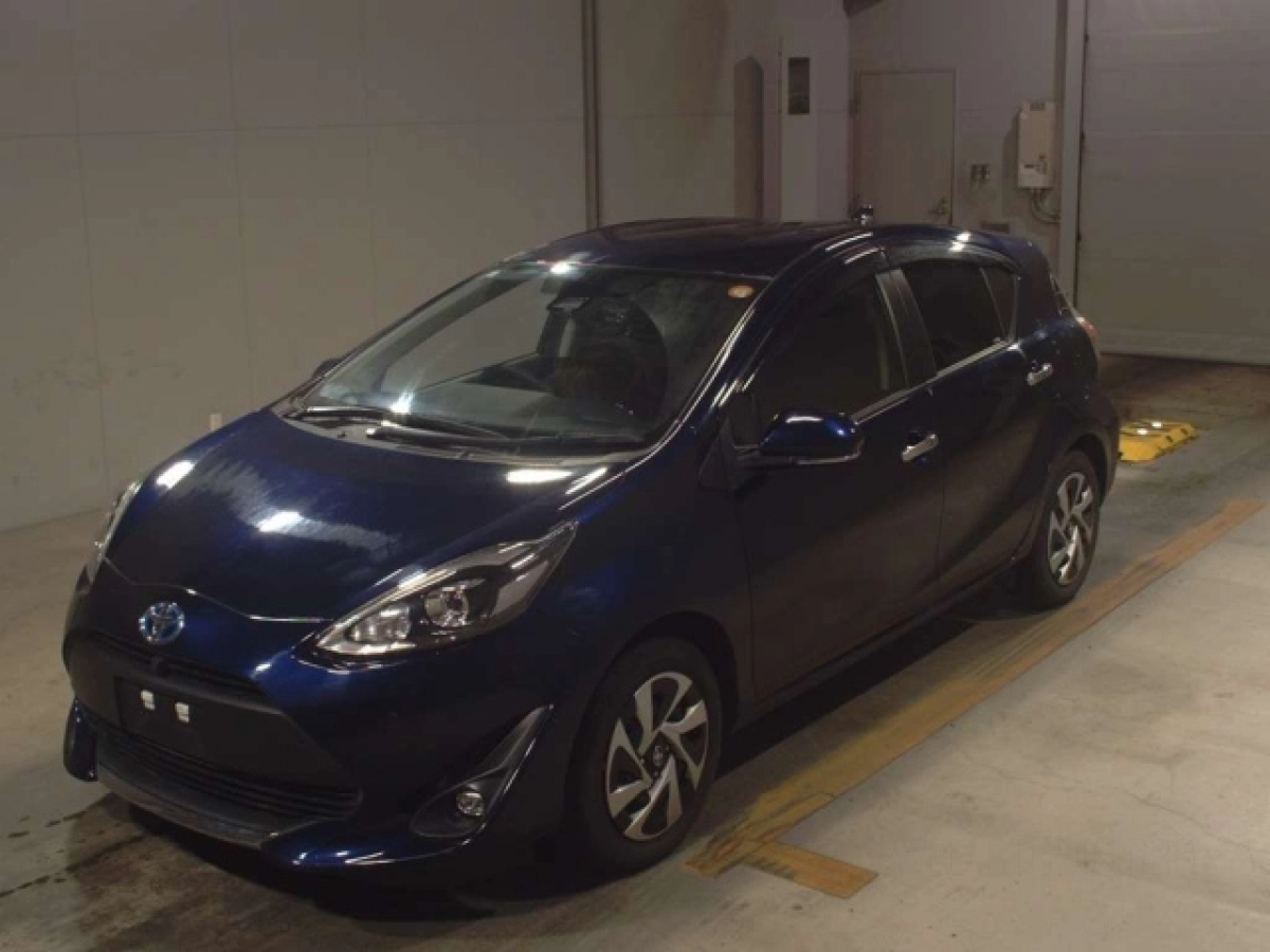 TOYOTA AQUA NHP10 2021