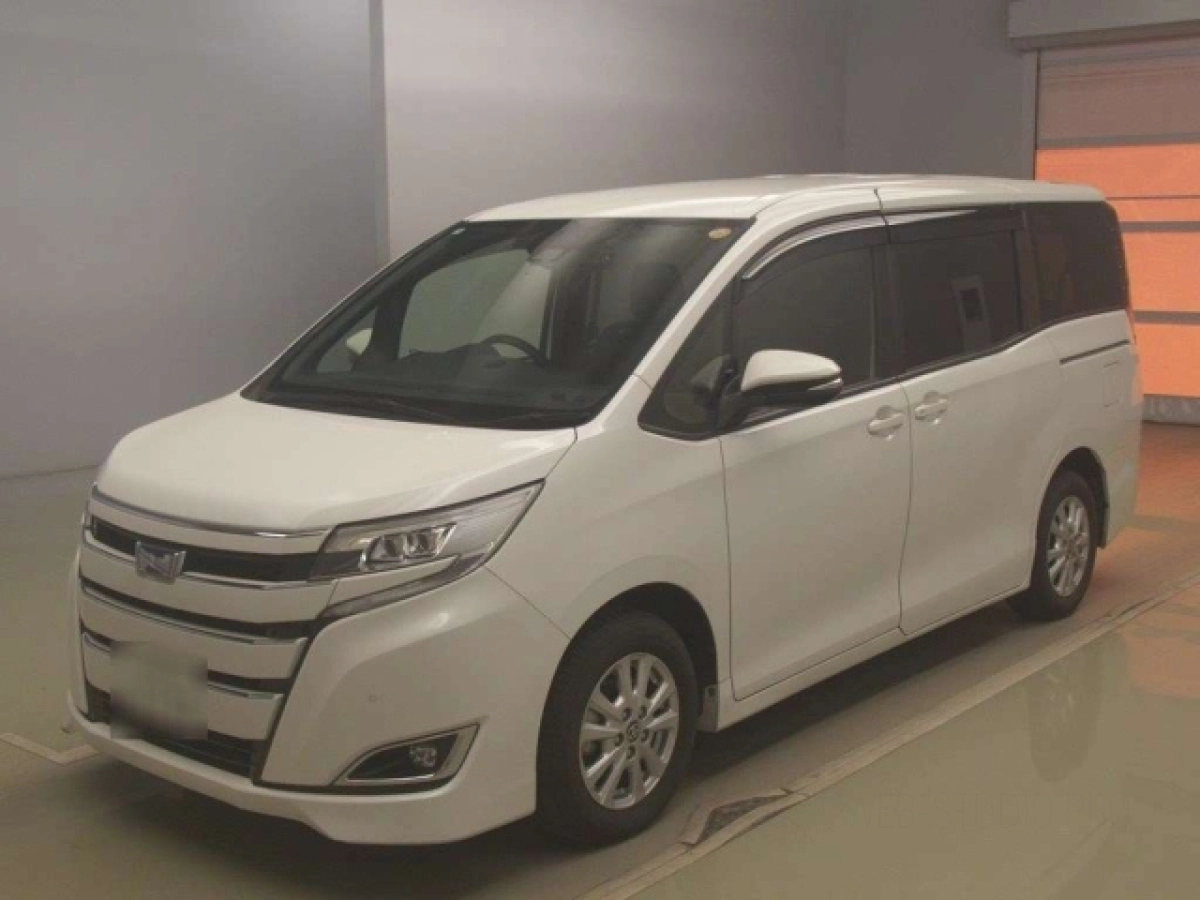 TOYOTA NOAH ZWR80G 2020