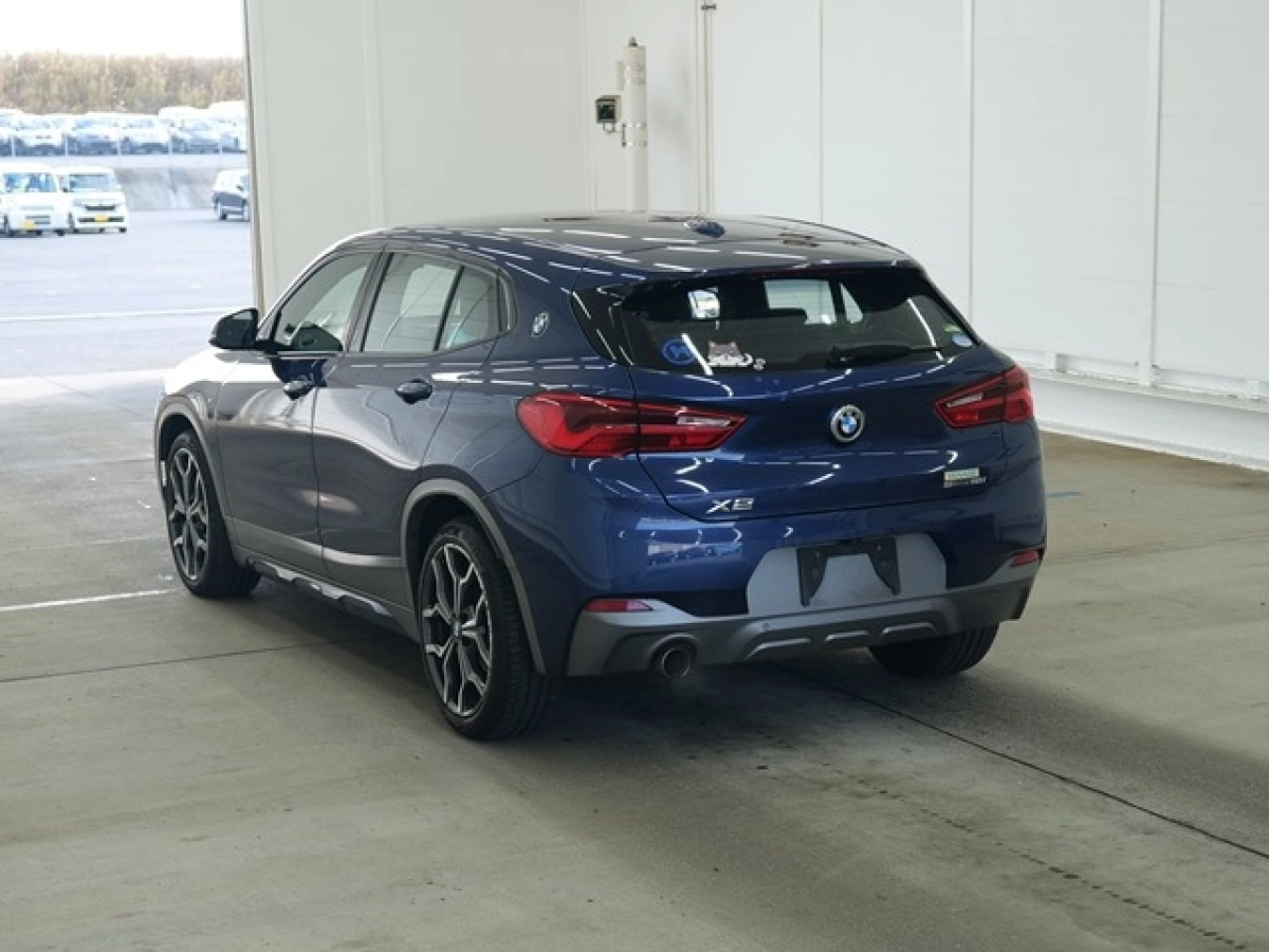 BMW X2
