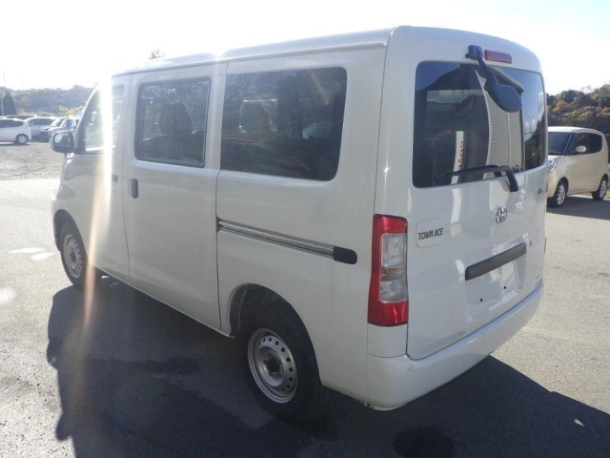 TOYOTA TOWN ACE VAN