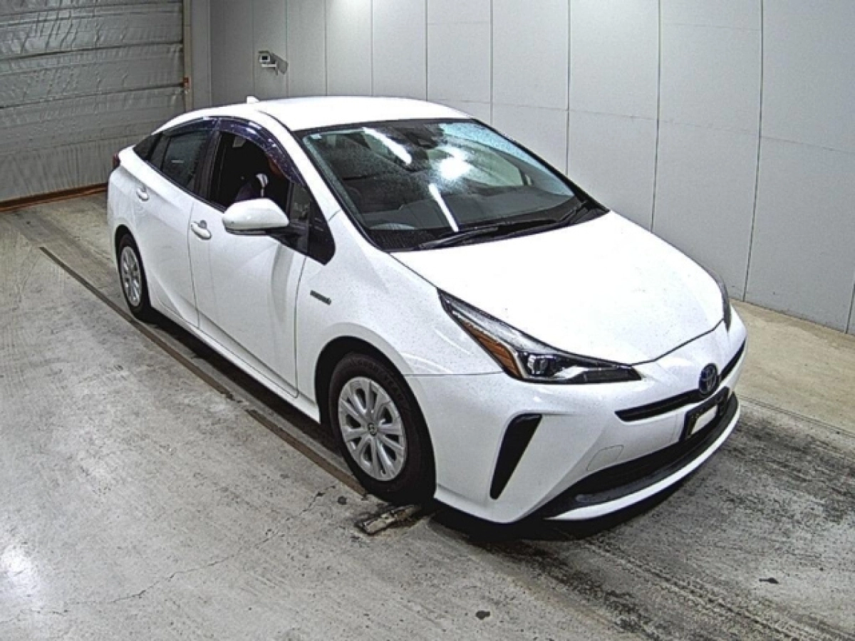 TOYOTA PRIUS ZVW51 2019