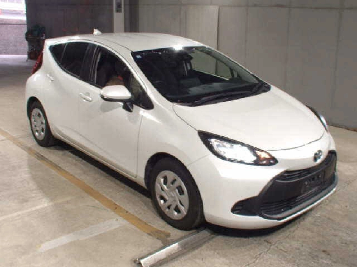 TOYOTA AQUA MXPK11 2021