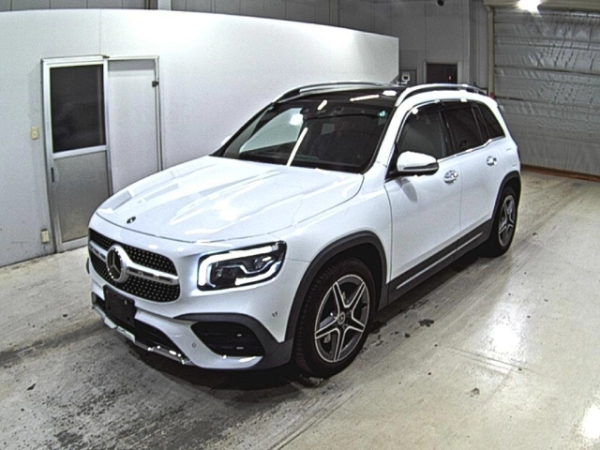 MERCEDES BENZ GLB