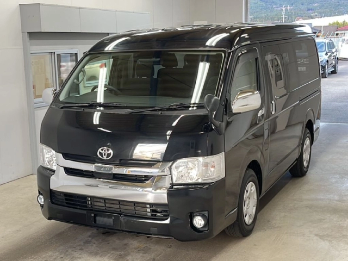 TOYOTA HIACE TRH214W 2019