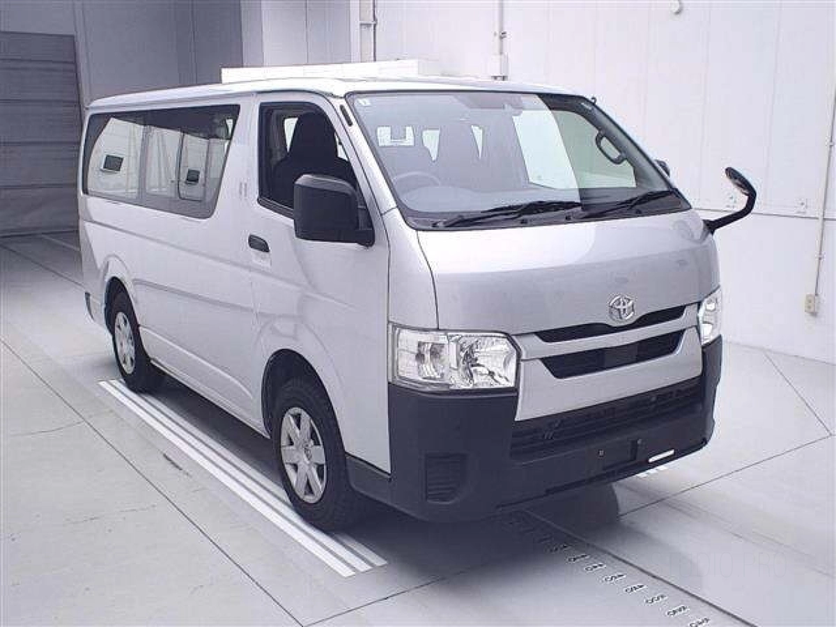 TOYOTA HIACE VAN GDH206V 2021