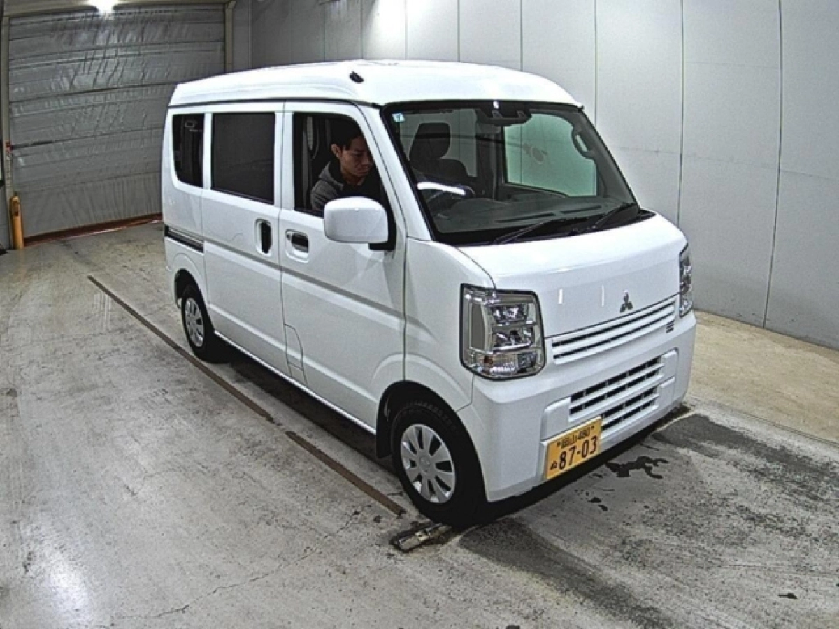 MITSUBISHI MINICAB VAN